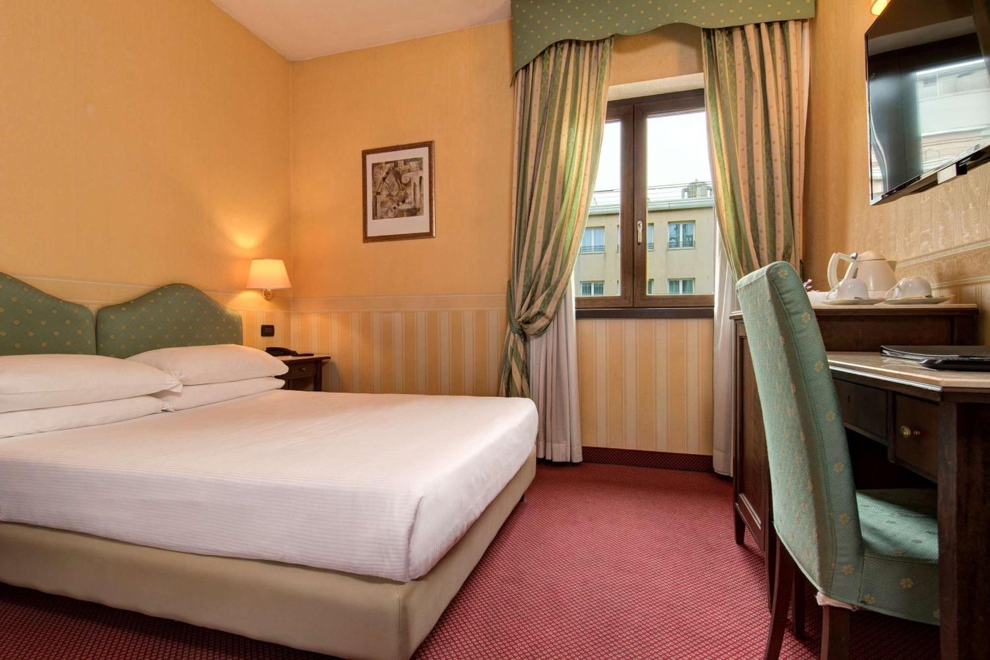 Classic Triple Room,1274901805:JPEG
